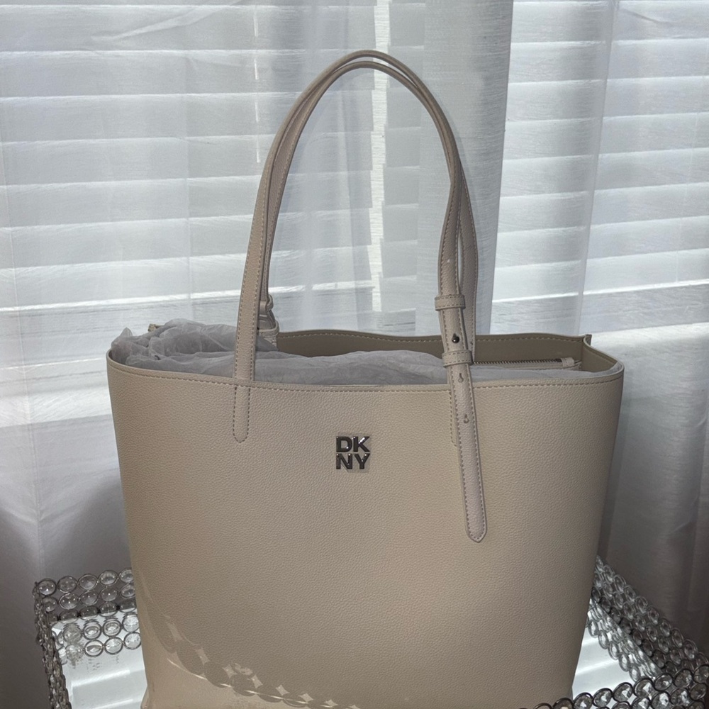 Purity🤍Tote 👜 - Picture 3 of 6